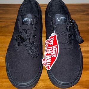 SOLD Vans, old school, all black, NWT